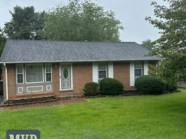 3 BR, 1 BA Apartment 745 Kenyon Road, Vinton, VA 24179