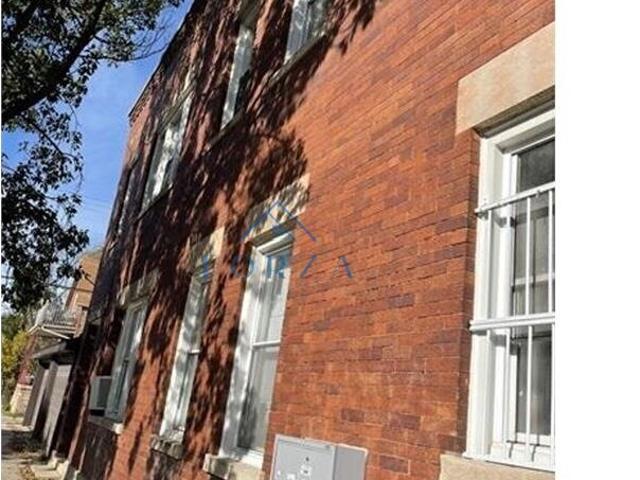 3 BR, 1 BA Apartment 7556 S Champlain Ave, Chicago, IL 60619