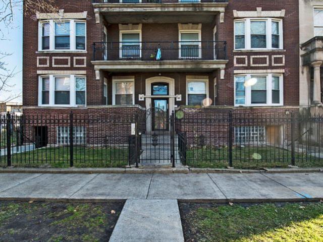 3 BR, 1 BA Apartment 7601 South Coles Avenue Unit 6035 3, Chicago, IL 60649