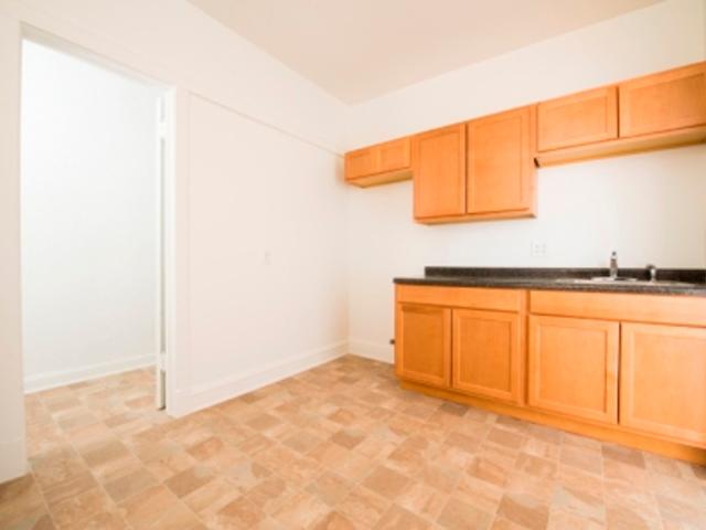 3 BR, 1 BA Apartment 7956 South Aberdeen Street Unit 7958 3, Chicago, IL 60620