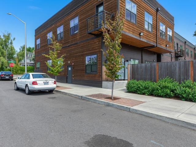 3 BR, 1 BA Apartment 701 East McLoughlin Boulevard Unit 201, Vancouver, WA 98663
