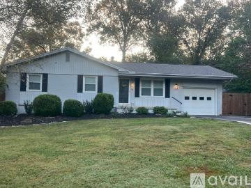 3 BR, 1 BA Apartment 707 St Catherine Ct, Unit A, Newburgh, IN 47630