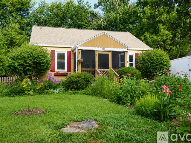 3 BR, 1 BA Apartment 705 Independence St, Columbia, MO 65203