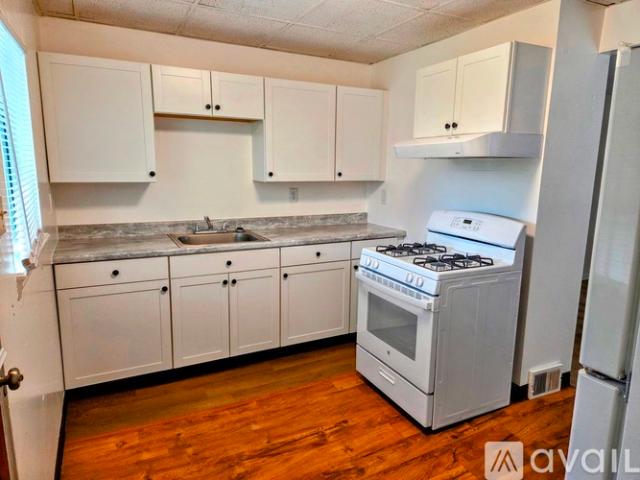 3 BR, 1 BA Apartment 705 Russellwood Avenue, Unit Apartment 2nd Floor, McKees Rocks, PA 15136