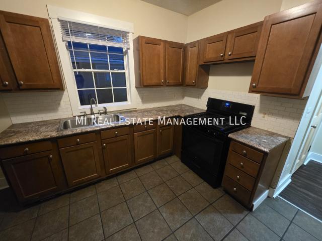 3 BR, 1 BA Apartment 708 Watson St SW, Grand Rapids, MI 49504