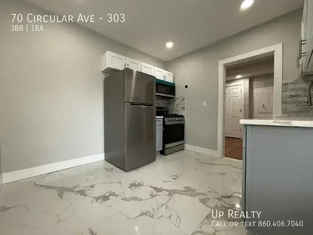 3 BR, 1 BA Apartment 70 Circular Ave, Hamden, CT 06514
