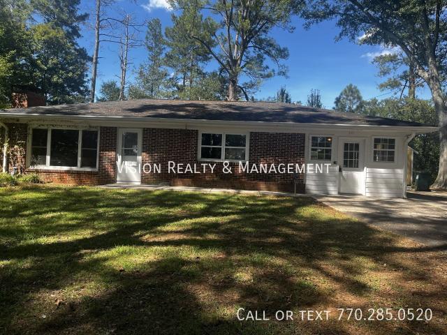 3 BR, 1 BA Apartment 70 Sharp Dr, Carrollton, GA 30117