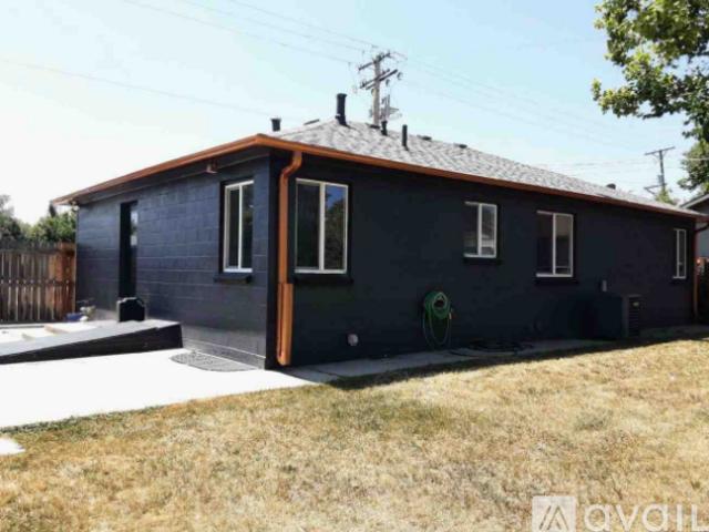 3 BR, 1 BA Apartment 7205 W 1st Ave, Lakewood, CO 80226