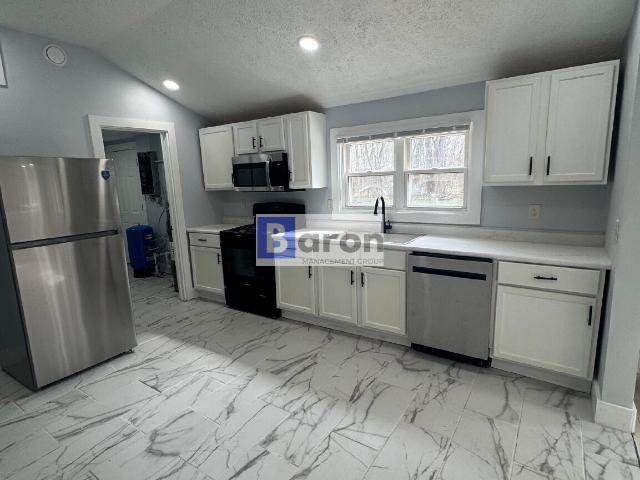 3 BR, 1 BA Apartment 7232 Pansy Ln, New Carlisle, IN 46552