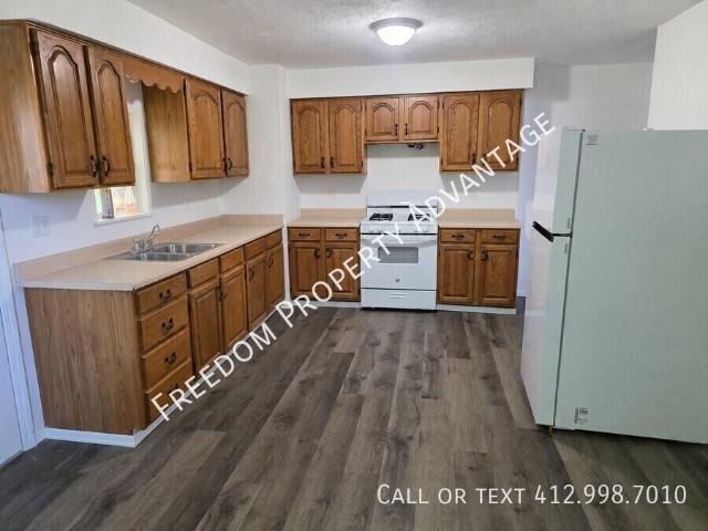 3 BR, 1 BA Apartment 726 E 9th St, Munhall, PA 15120