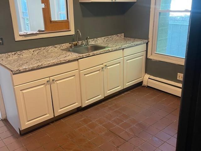 3 BR, 1 BA Apartment 72 Union St, Unit 1, Bristol, CT 06010