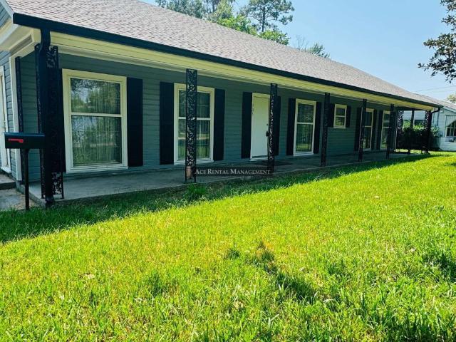 3 BR, 1 BA Apartment 735 Cuchia St, Beaumont, TX 77705