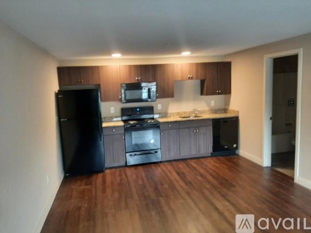 3 BR, 1 BA Apartment 800 Broadway St, Unit 101, Lowell, MA 01854