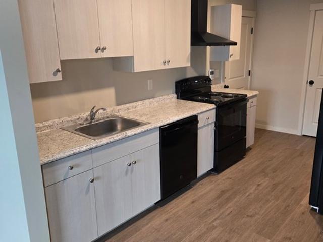 3 BR, 1 BA Apartment 800 Broadway St, Unit 1, Lowell, MA 01854
