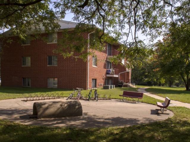 3 BR, 1 BA Apartment 810 S R St Indianola, IA 50125