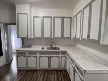 3 BR, 1 BA Apartment 811 W 43rd St, Los Angeles, CA 90037
