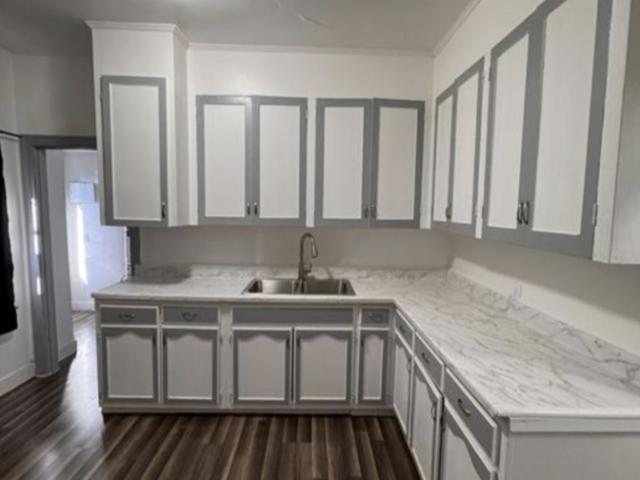 3 BR, 1 BA Apartment 811 W 43rd St, Los Angeles, CA 90037