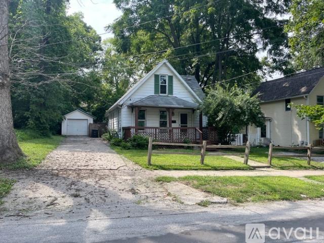 3 BR, 1 BA Apartment 812 42nd St, Rock Island, IL 61201