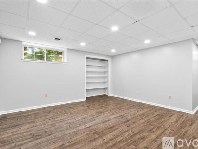 3 BR, 1 BA Apartment 815 Aztec Drive, Unit B, Frederick, MD 21701