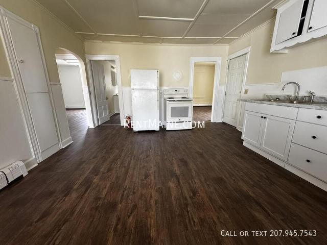 3 BR, 1 BA Apartment 8 Bellevue St. Apt Winslow, ME 04901
