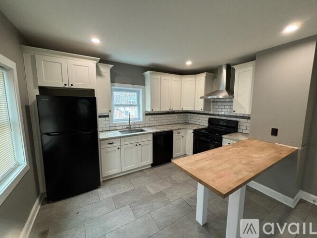 3 BR, 1 BA Apartment 8 Billard St, Unit South, Meriden, CT 06451