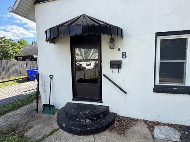3 BR, 1 BA Apartment 8 South Washington Street, Unit 1 Downstairs, Mechanicsburg, PA 17055