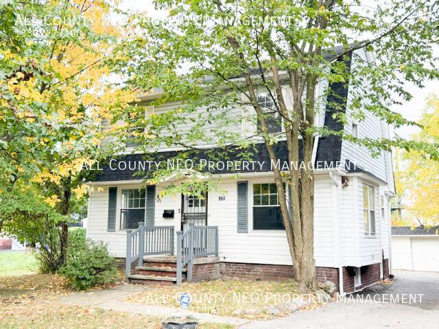 3 BR, 1 BA Apartment 950 Greyton Rd Cleveland Heights, OH 44112