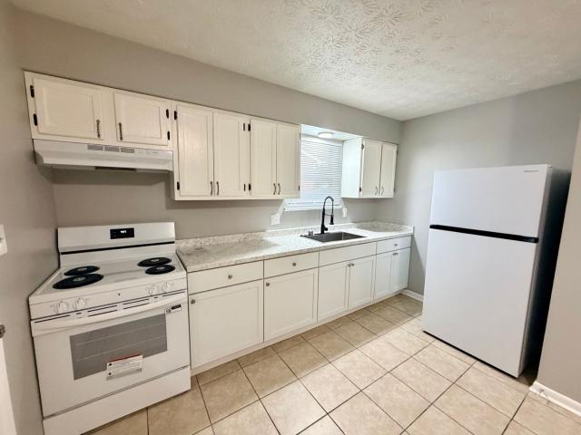3 BR, 1 BA Apartment 951 Valley Farm Drive Z4, Lexington, KY 40511