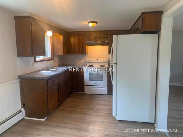 3 BR, 1 BA Apartment 959 Greenfield Rd Greenbush, ME 04418