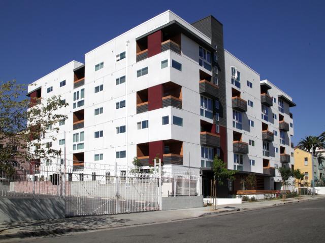 3 BR, 1 BA Apartment 979 S. Serrano Ave Los Angeles, CA 90006
