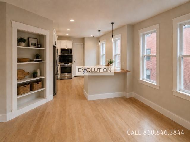 4 BR, 1 BA Apartment 906 908 Park St, Hartford, CT 06106
