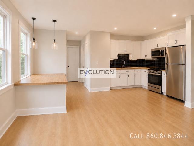 3 BR, 1 BA Apartment 906 908 Park St, Hartford, CT 06106