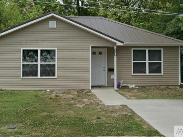 3 BR, 1 BA Apartment 909 W Love St, Mexico, MO 65265