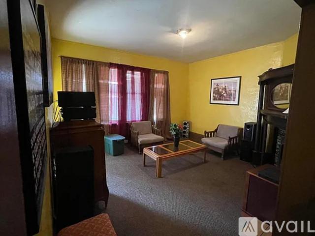 3 BR, 1 BA Apartment 912 W Hadley St, Unit Lower, Milwaukee, WI 53206
