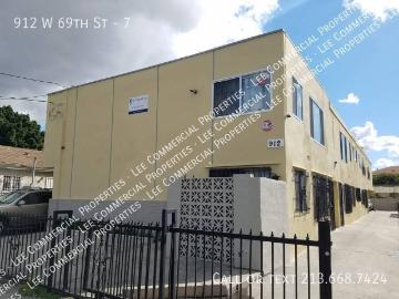 3 BR, 1 BA Apartment 912 W 69th St, Los Angeles, CA 90044