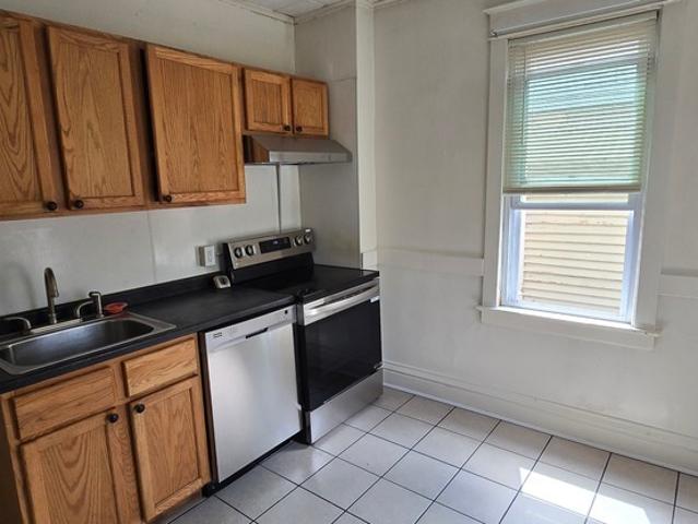 3 BR, 1 BA Apartment 923 East 5th Street, Unit Upper, Duluth, MN 55805