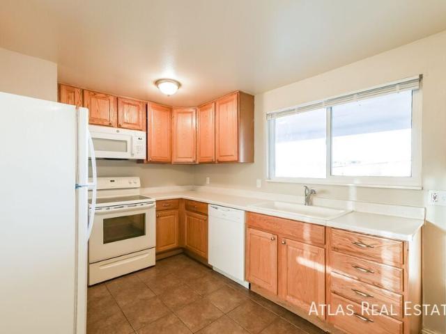 3 BR, 1 BA Apartment 920 Bishop Court, Castle Rock, CO 80104