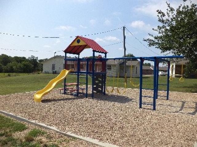 3 BR, 1 BA Apartment 921 N Tyus, Groesbeck, TX 76642