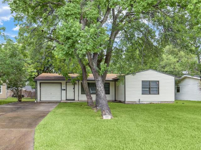 3 BR, 1 BA Apartment 926 19th Ave North, Texas City, TX 77590