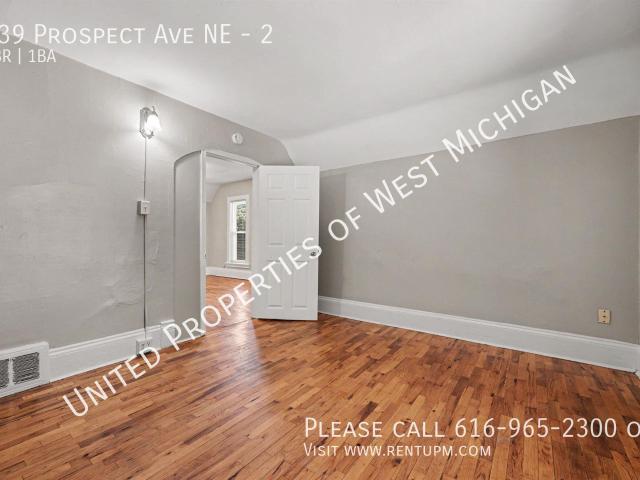 3 BR, 1 BA Apartment 939 Prospect Ave NE, Grand Rapids, MI 49503