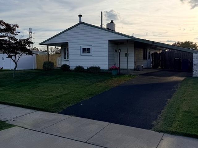 3 BR, 1 BA Apartment 9 Daffodil Ln, Levittown, PA 19055