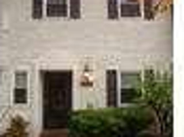 3 BR 2.5 BA with Den Townhouse Rental!