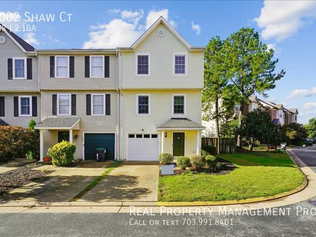 3 BR, 2.5 BA Apartment 1002 Shaw Ct, Fredericksburg, VA 22405