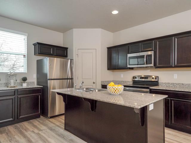 3 BR, 2.5 BA Apartment 100 N Cross St Unit 22, Layton, UT 84041