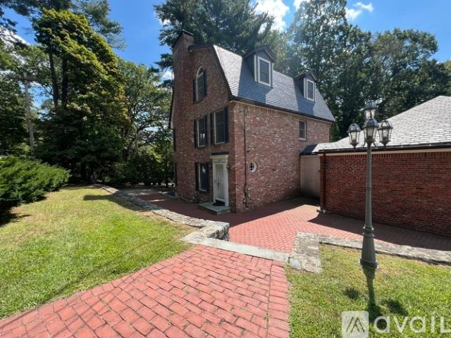 3 BR, 2.5 BA Apartment 100 A Allandale St, Unit 100A, Boston, MA 02130