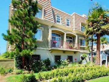 3 BR, 2.5 BA Apartment 10133 Tabor Street Unit 09, Los Angeles, CA 90034