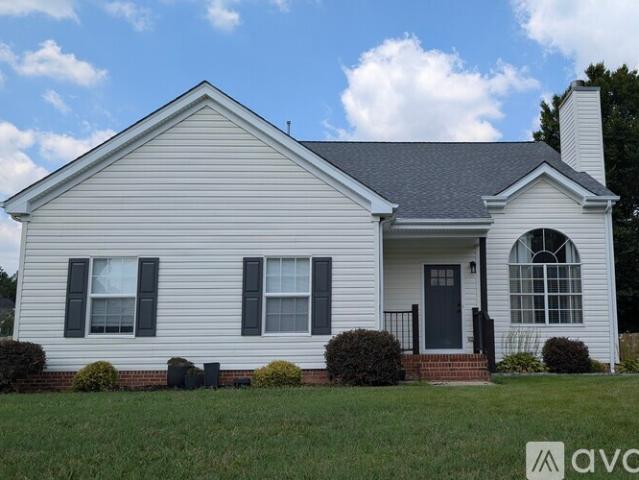 3 BR, 2.5 BA Apartment 101 Quill Place, Williamsburg, VA 23185