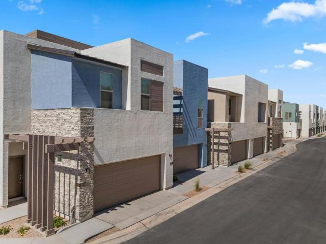 3 BR, 2.5 BA Apartment 1035 N Sarival Ave Unit 66, Goodyear, AZ 85338