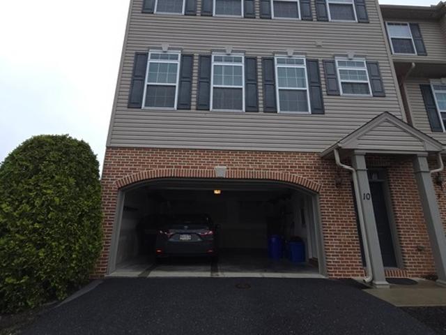 3 BR, 2.5 BA Apartment 10 Jay Circle, Unit 1, Lemoyne, PA 17043