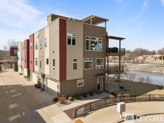 3 BR, 2.5 BA Apartment 1141 E Banta Ct, Unit 1141, Appleton, WI 54915